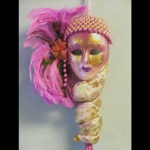 Pretty new mask wall decor Show Stoppers pink gold